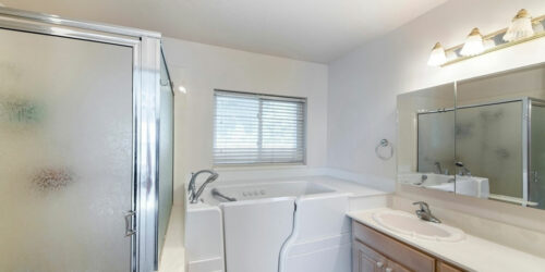 Walk-in Bathtubs for Seniors – Key Benefits and Cost